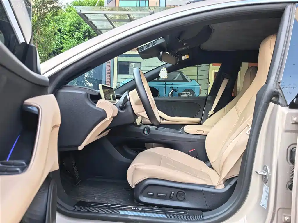 NIO NIO ET5T