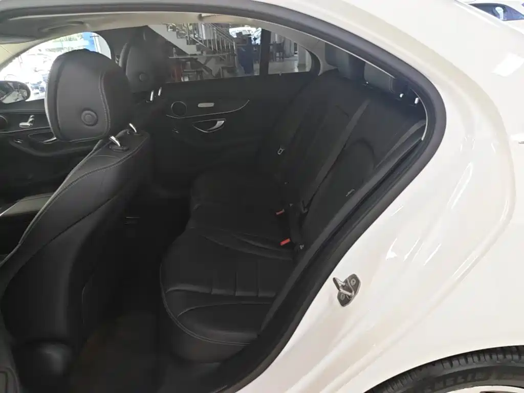 Mercedes-Benz C-Class — миниатюра 17
