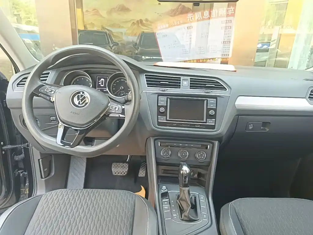 Volkswagen Tiguan L — миниатюра 13