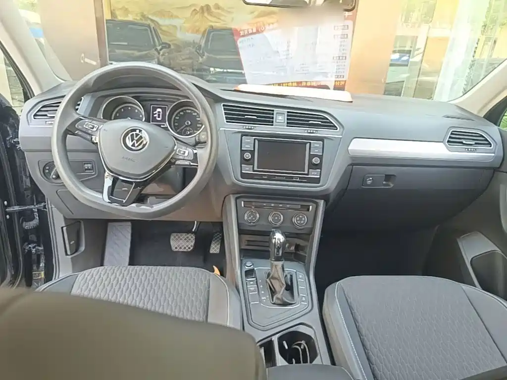 Volkswagen Tiguan L — миниатюра 10