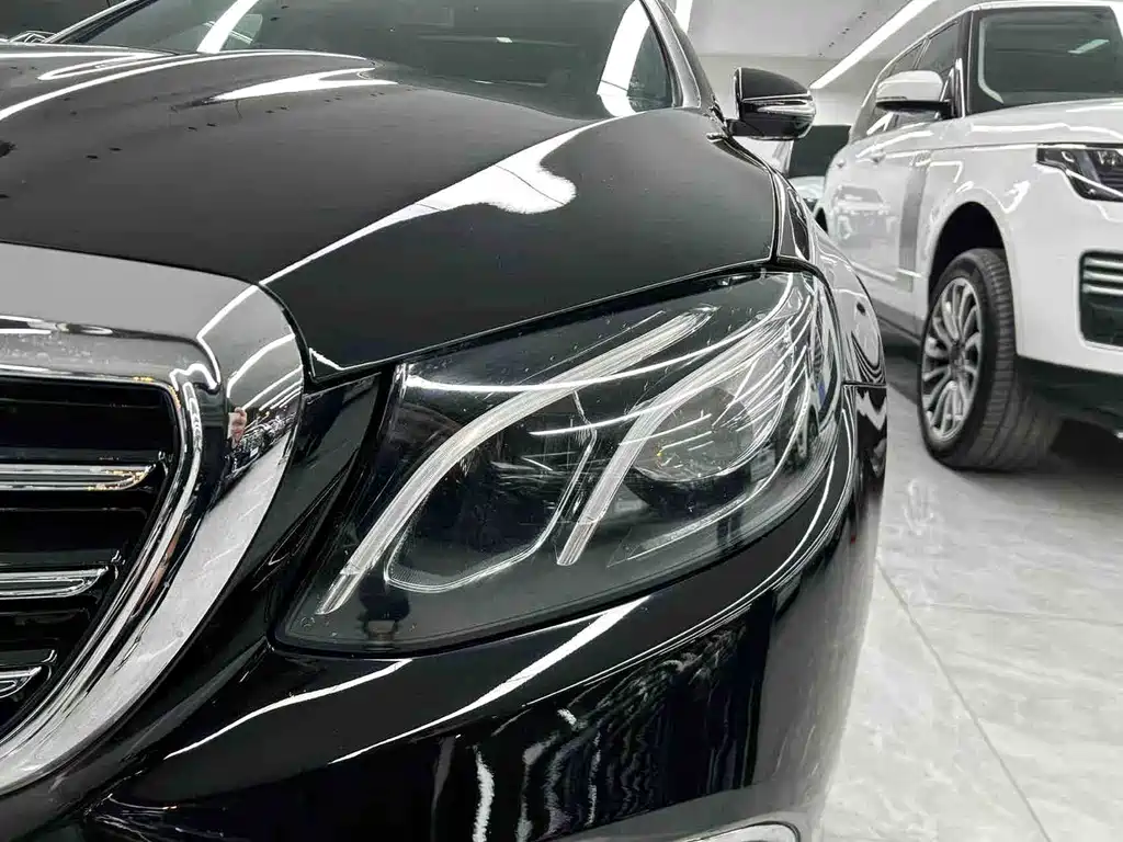 Mercedes-Benz E-Class — миниатюра 25
