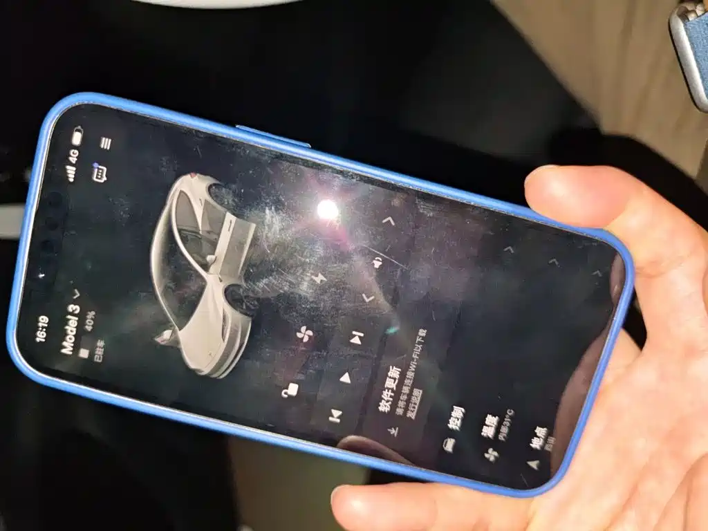 Tesla Model 3 — миниатюра 9