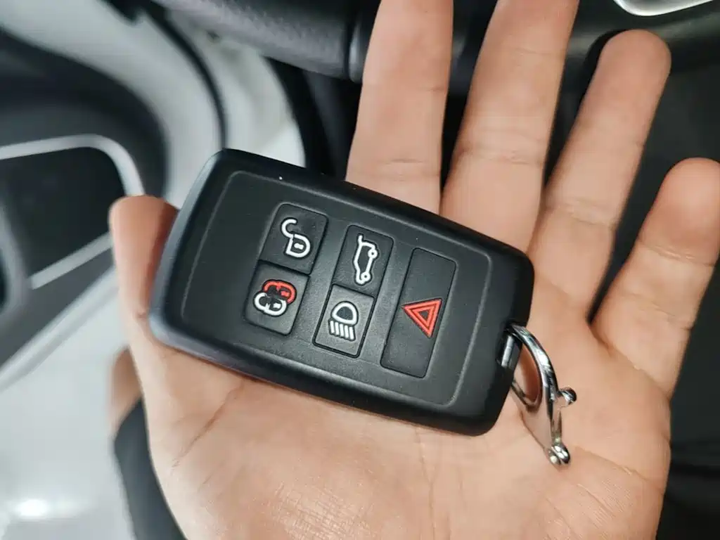 Jaguar XEL — миниатюра 9