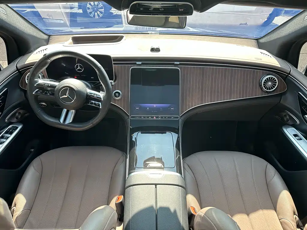 MERCEDES-BENZ EQE SUV