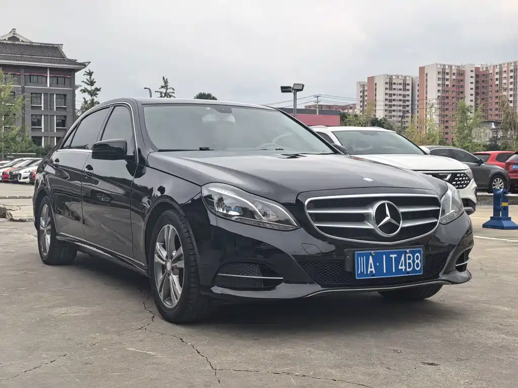 Mercedes-Benz E-Class — миниатюра 3