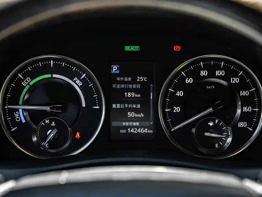 Toyota Vellfire — миниатюра 8