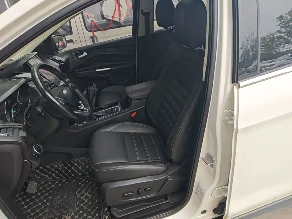 Ford Kuga — миниатюра 15