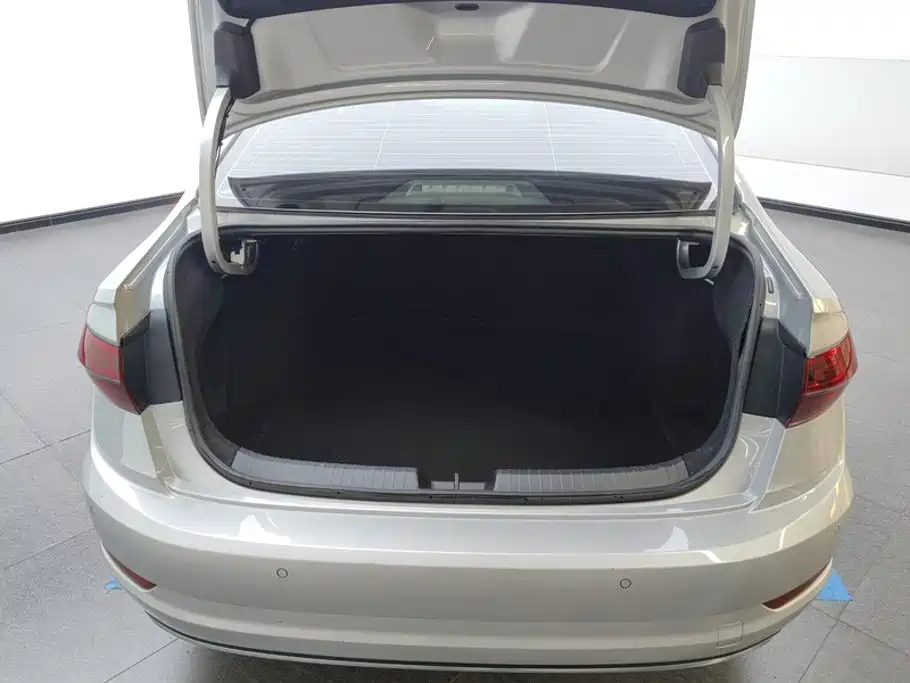Volkswagen Sagitar — миниатюра 4