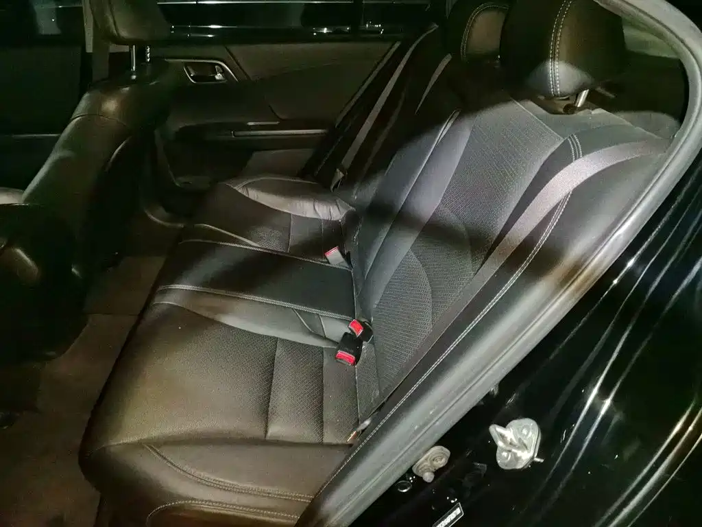 Honda Accord — миниатюра 15