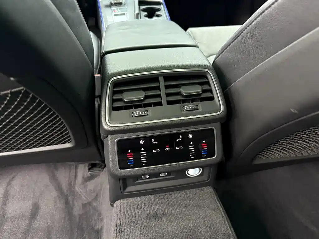 Audi A6L New Energy — миниатюра 11