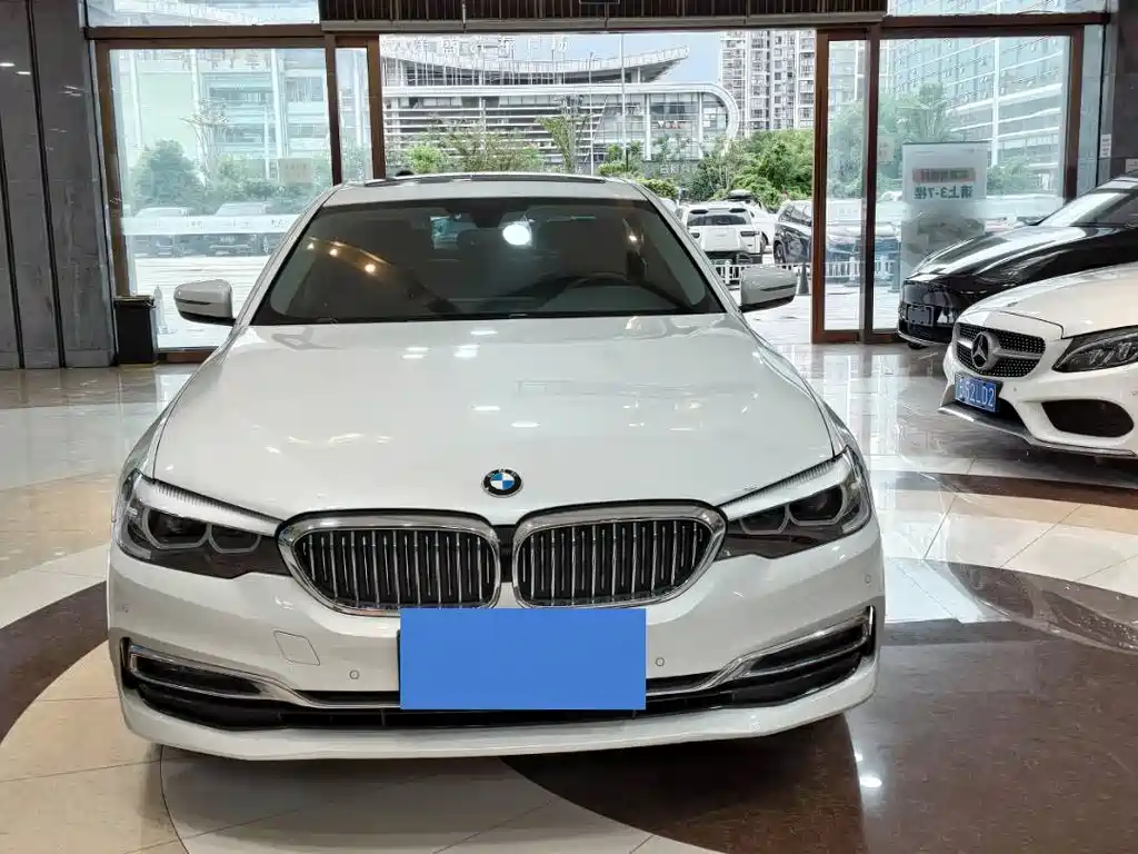 BMW 5 Series — миниатюра 2