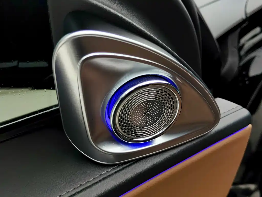 Mercedes-Benz E-Class — миниатюра 20
