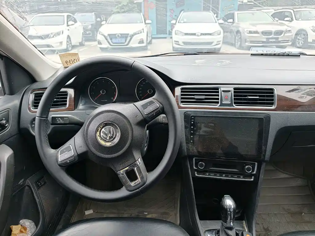 Volkswagen Santana — миниатюра 6