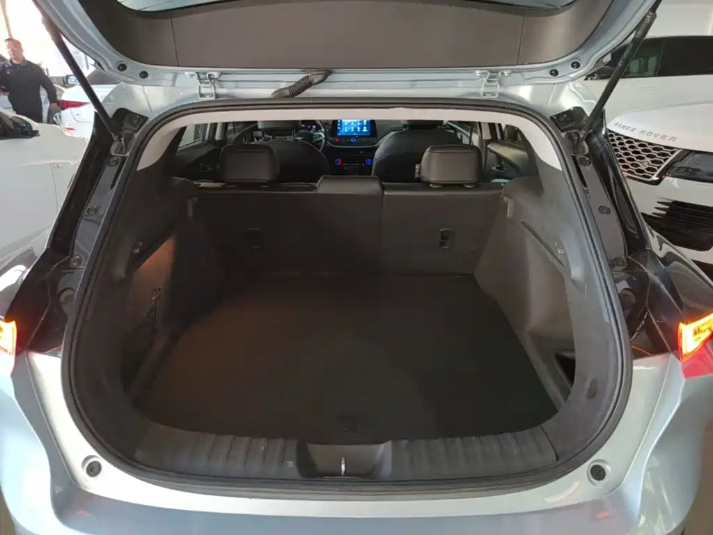 Chevrolet Menlo — миниатюра 15