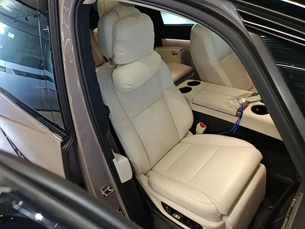 Li Auto Li MEGA — миниатюра 25