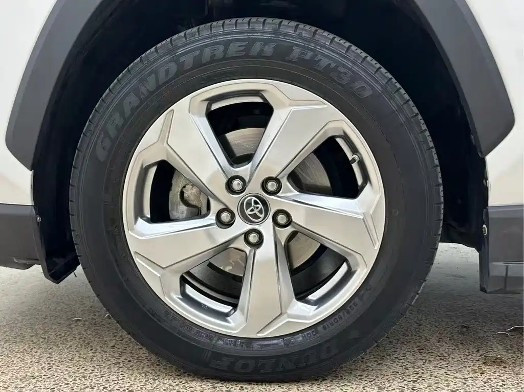 Toyota RAV4 — миниатюра 14
