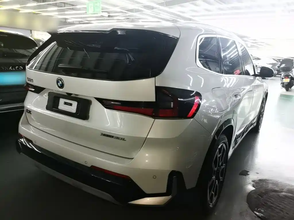 BMW iX1 — миниатюра 7