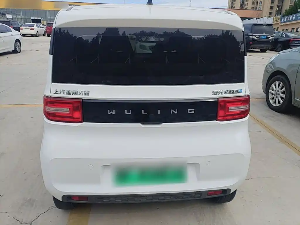 Wuling MINIEV — миниатюра 6