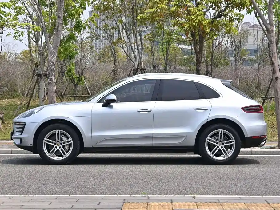 Porsche Macan — миниатюра 2