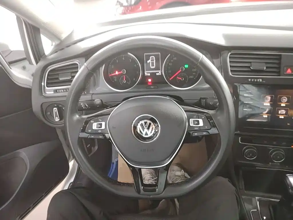 Volkswagen Golf — миниатюра 11