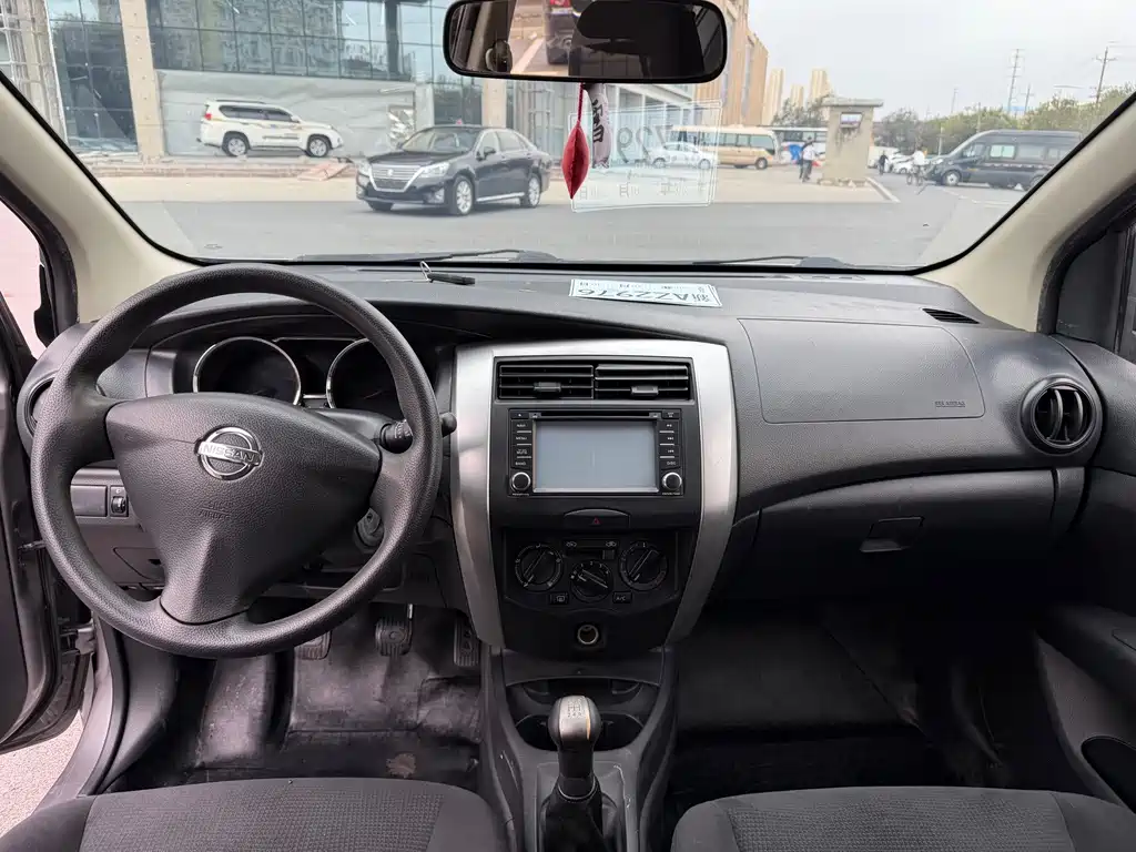Nissan Livina — миниатюра 13