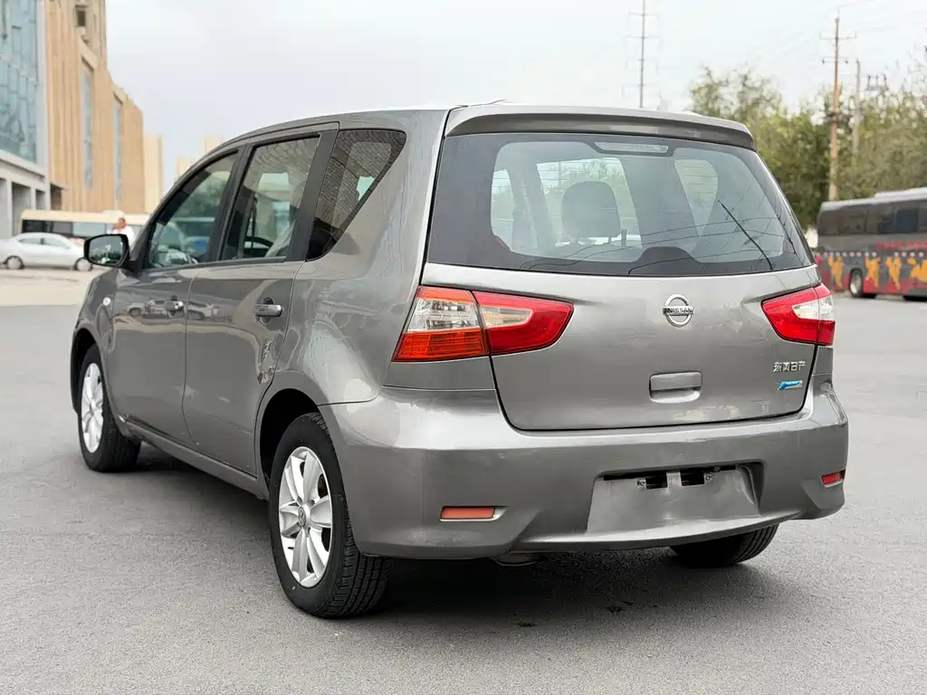 Nissan Livina — миниатюра 5