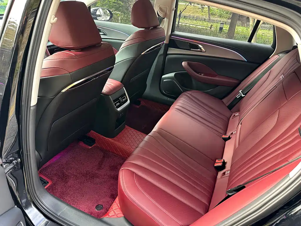 Hongqi Hongqi H5 — миниатюра 6