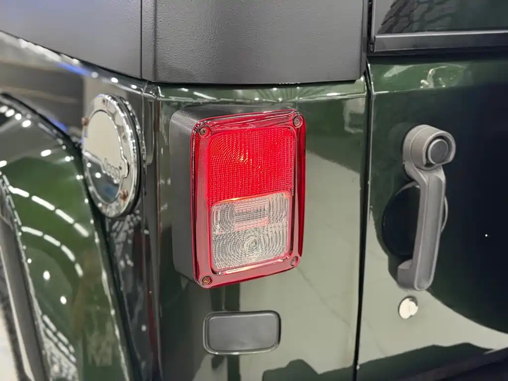 Jeep Wrangler — миниатюра 15