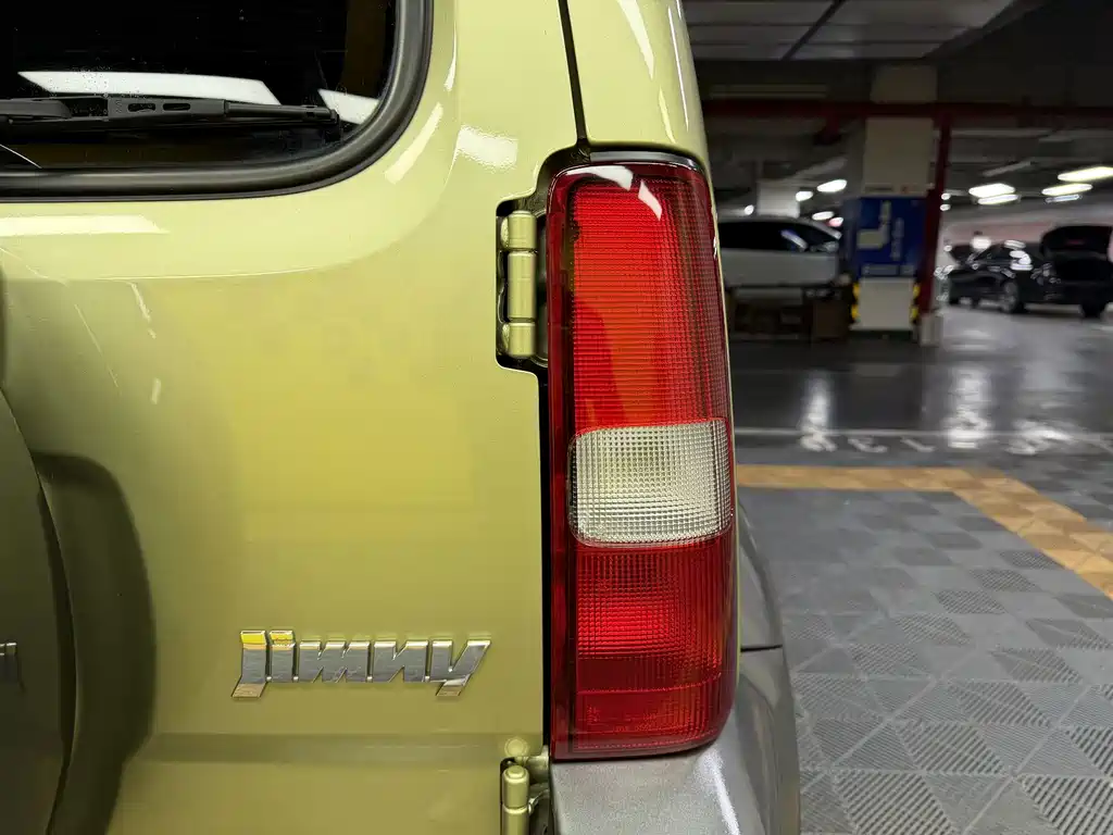 Suzuki Jimny — миниатюра 8