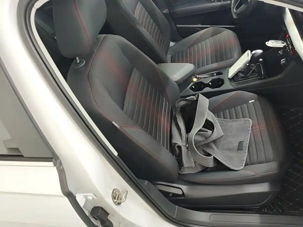 Volkswagen Lavida — миниатюра 25