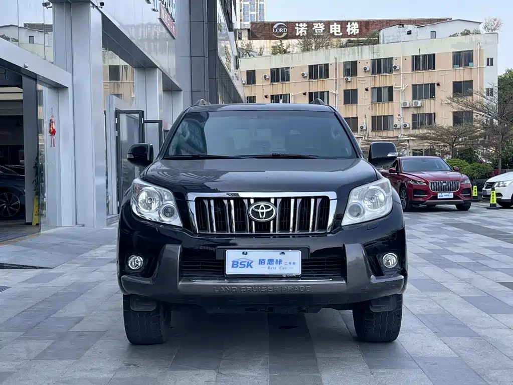 Toyota Land Cruiser Prado 2010 2.7L AT Luxury