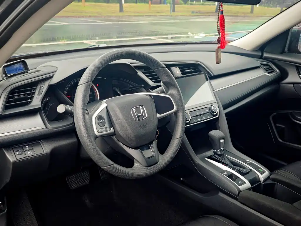 Honda Civic — миниатюра 8