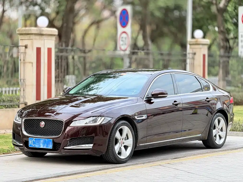 Jaguar XFL 2020