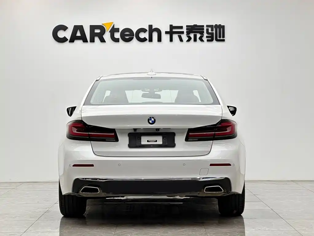BMW 5 Series — миниатюра 4