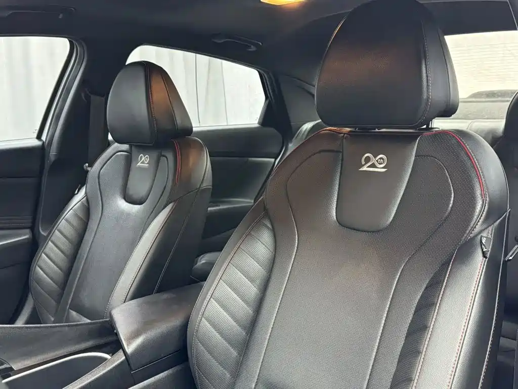 Hyundai Elantra — миниатюра 7