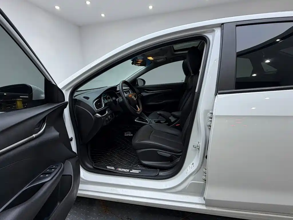 Buick Excelle — миниатюра 14