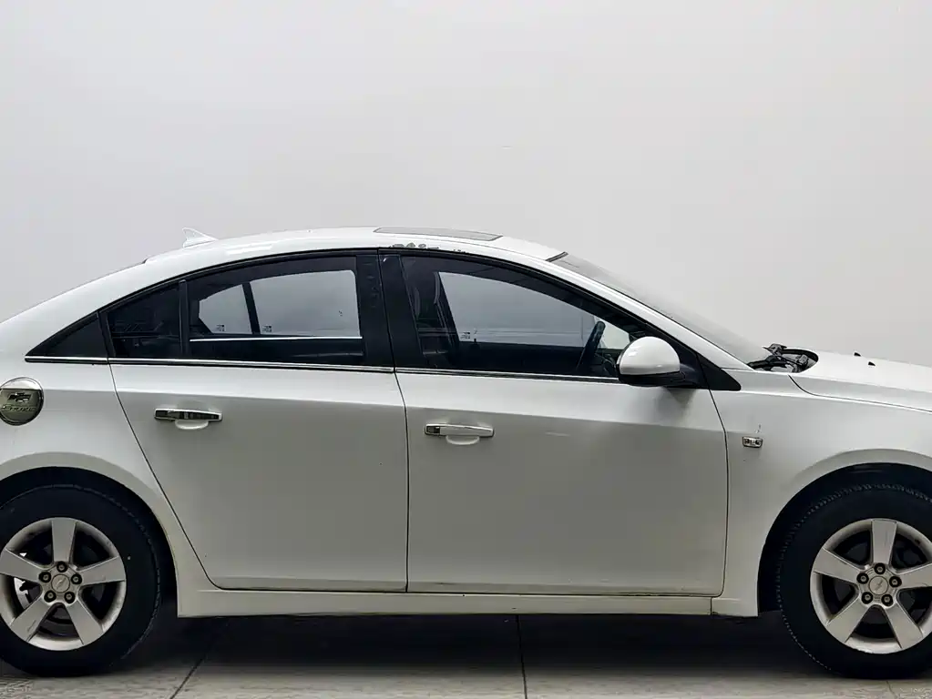 Chevrolet Cruze — миниатюра 8