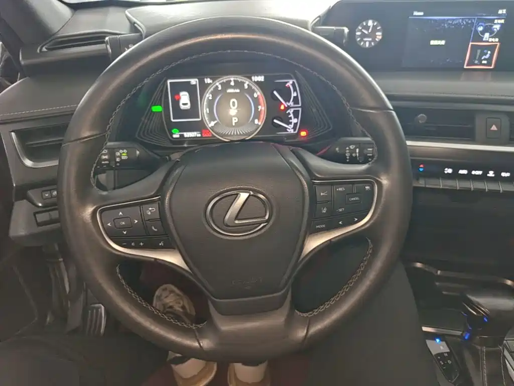 Lexus UX — миниатюра 11