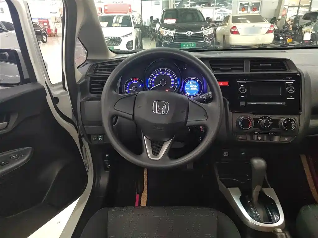 Honda Fit 2016 1.5L LXS CVT Comfort