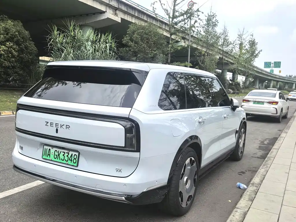 Zeekr 9X 2025 Hyper 70kWh
