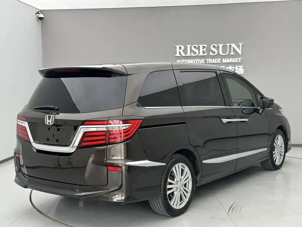 Honda Elysion — миниатюра 5