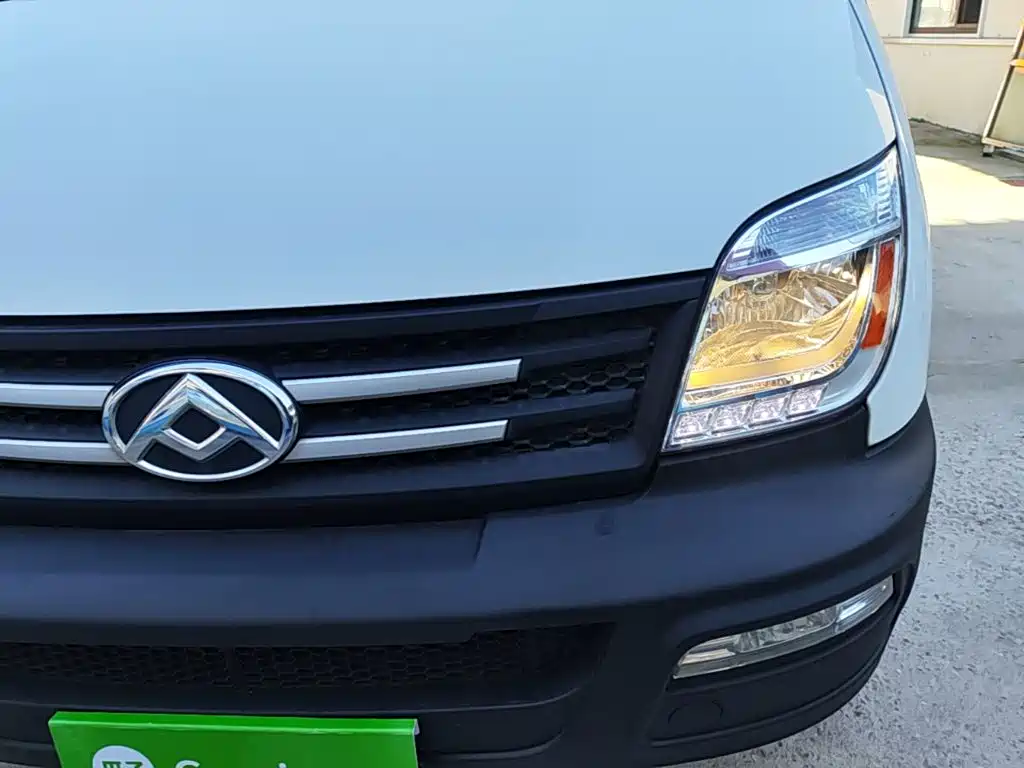 MAXUS V80 — миниатюра 24