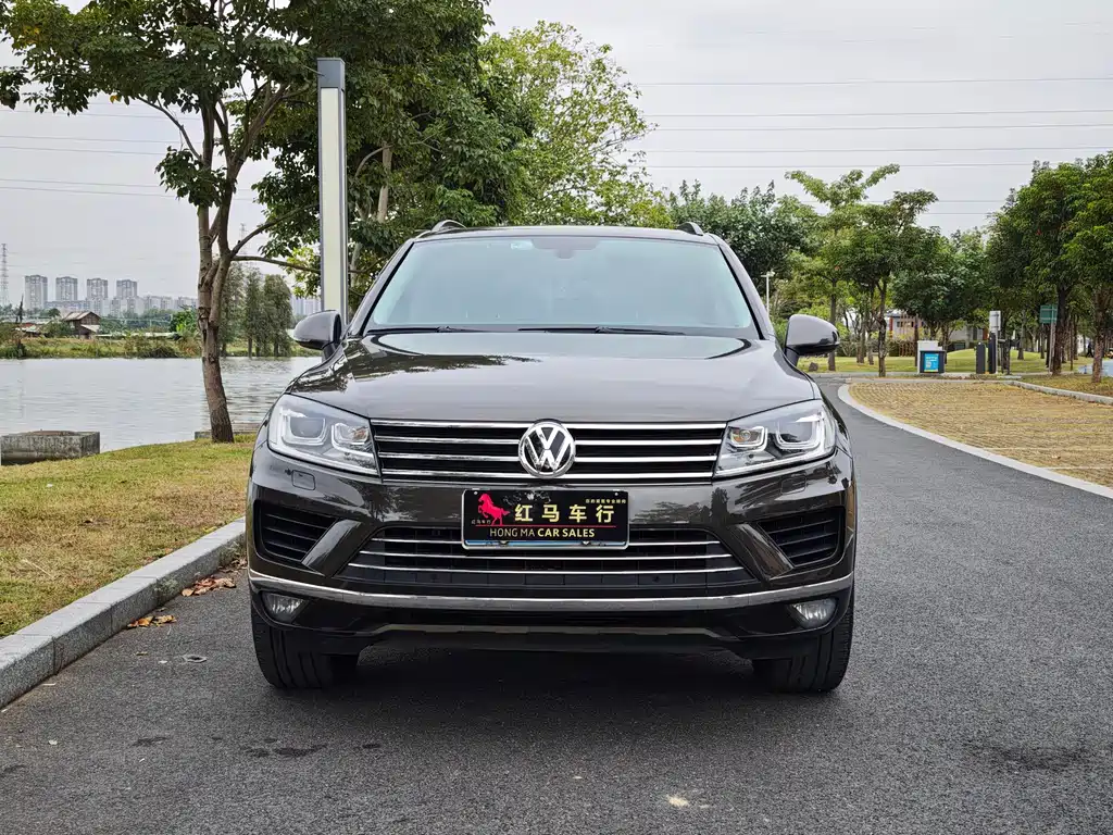 VOLKSWAGEN TOUAREG