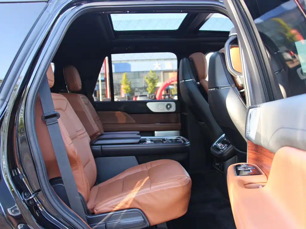 Lincoln Navigator — миниатюра 19
