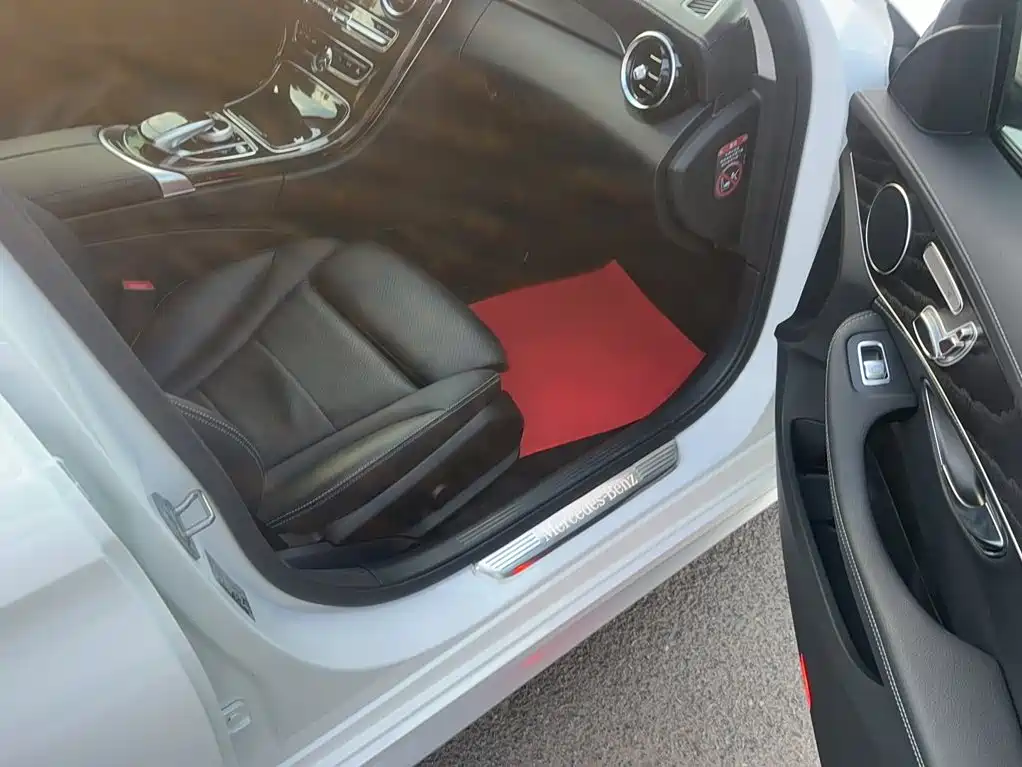 Mercedes-Benz C-Class — миниатюра 5