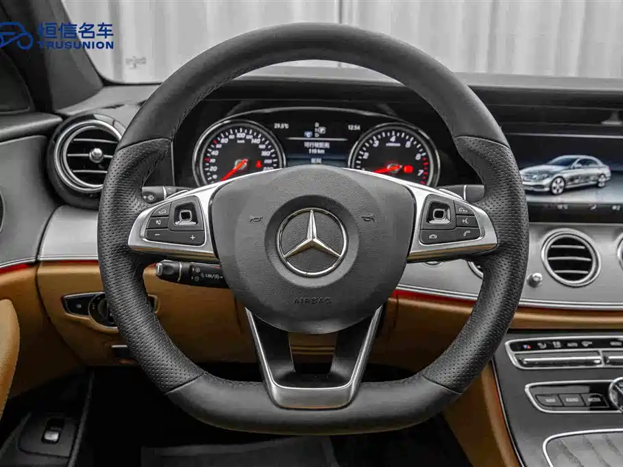 Mercedes-Benz E-Class — миниатюра 18