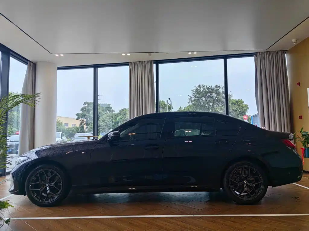 BMW 3 Series — миниатюра 3