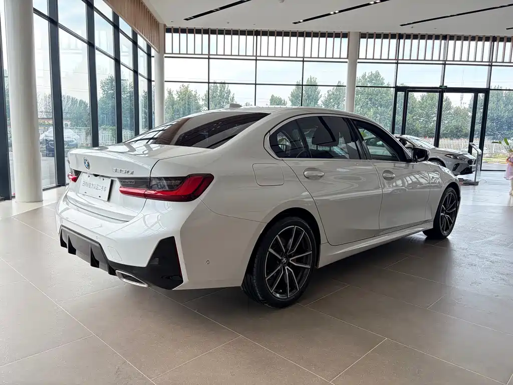 BMW 3 Series — миниатюра 4
