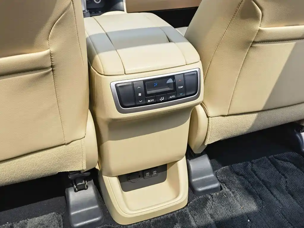 Toyota Highlander — миниатюра 26