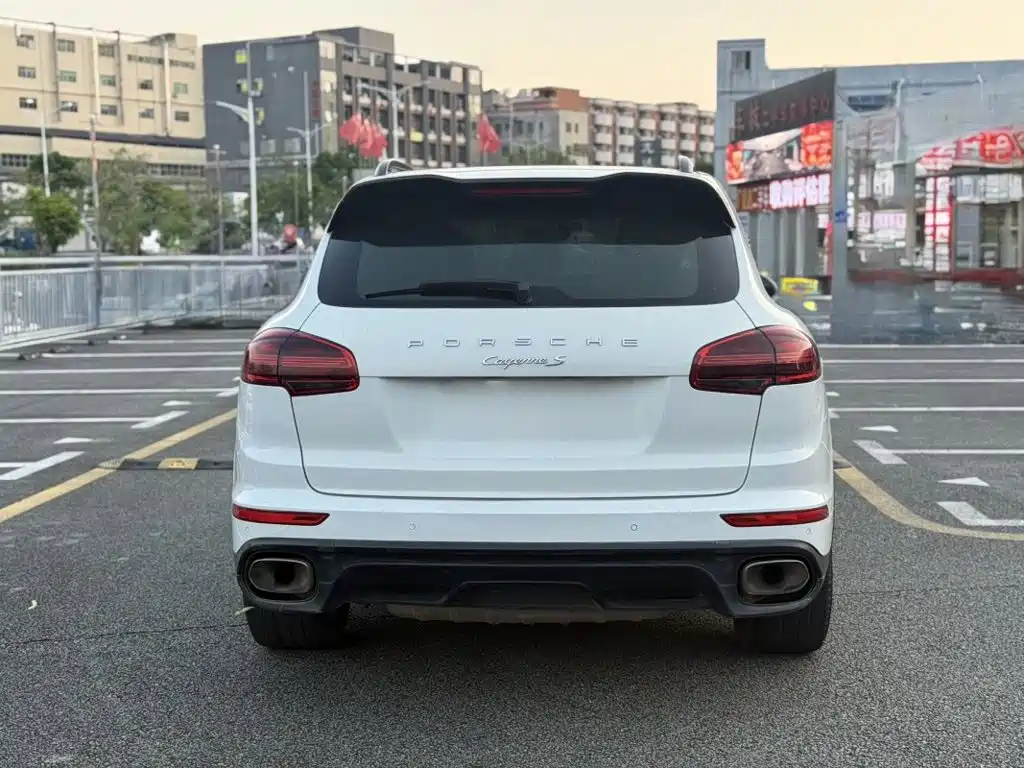 Porsche Cayenne — миниатюра 6